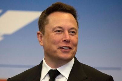 Elon-Musk-Capsule-Launches-GettyImages-1215628293-H-2022.jpg